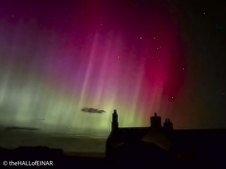 Aurora borealis - The Hall of Einar - photograph © David Bailey (not the)